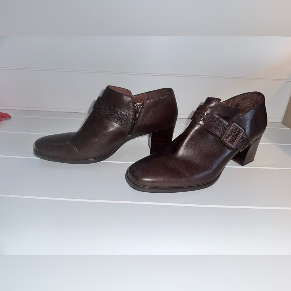 Clarks Artisan Leyden Bell Leather Ankle Boots Women’s 9.5M Brown